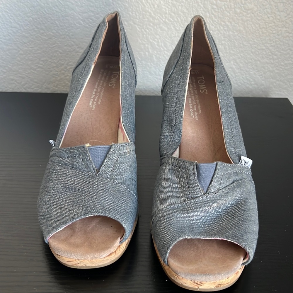 Toms Wedge Heel. Denim/gray color. 8.5